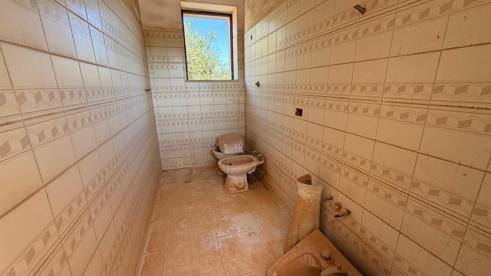 Piccola Villetta In Zona Abitata, 2 Vani e Acc, Trullo, Deposito.